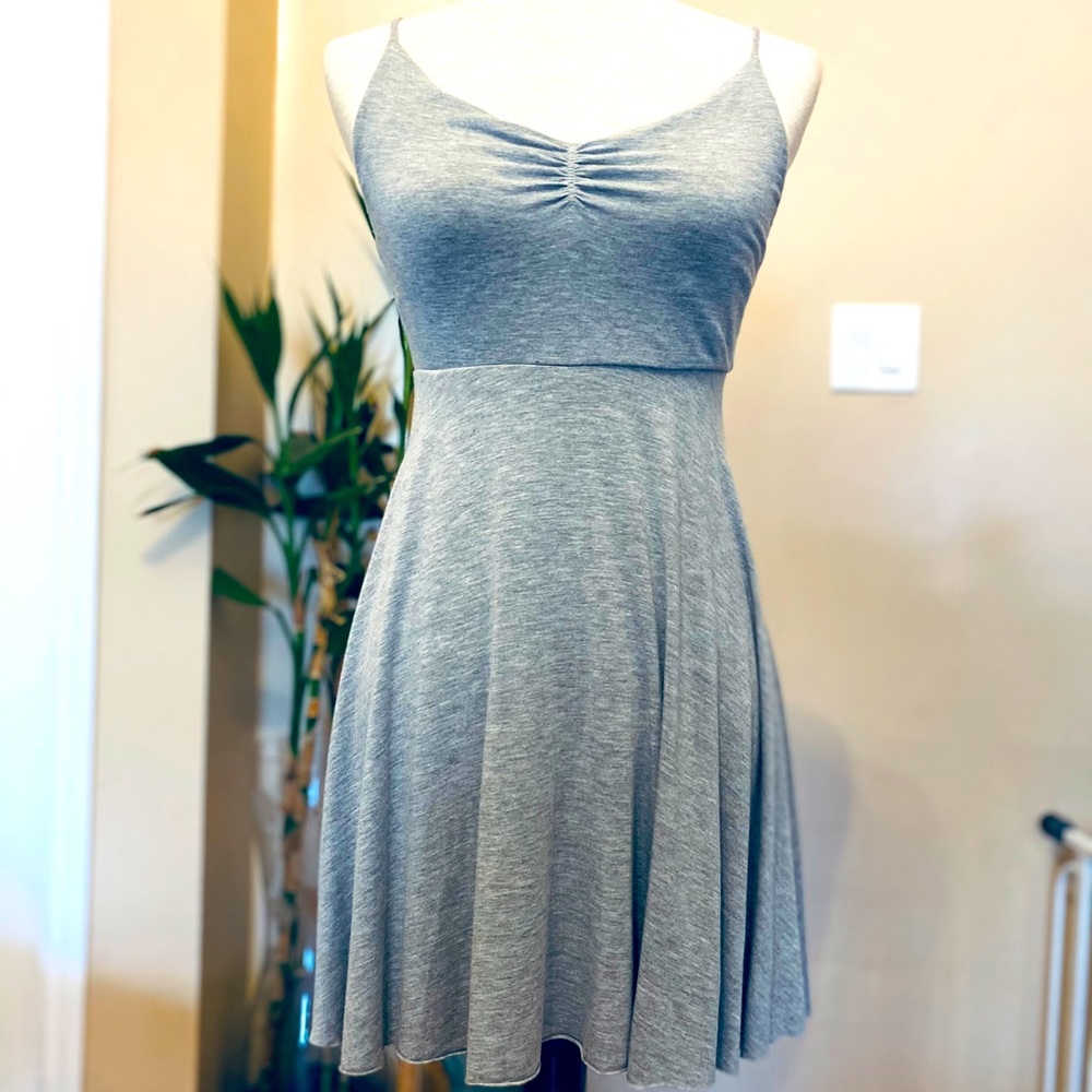 FOREVER 21 mini dress
Size Medium